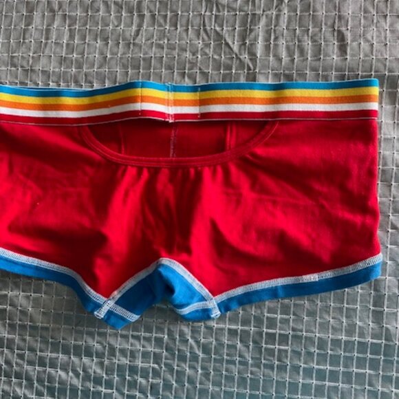 Large boxer briefs with a cut in the back - Picture 3 of 4